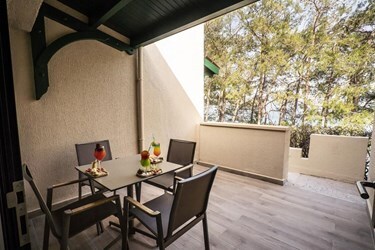 Bungalow Family Two Bedrooms Garden View