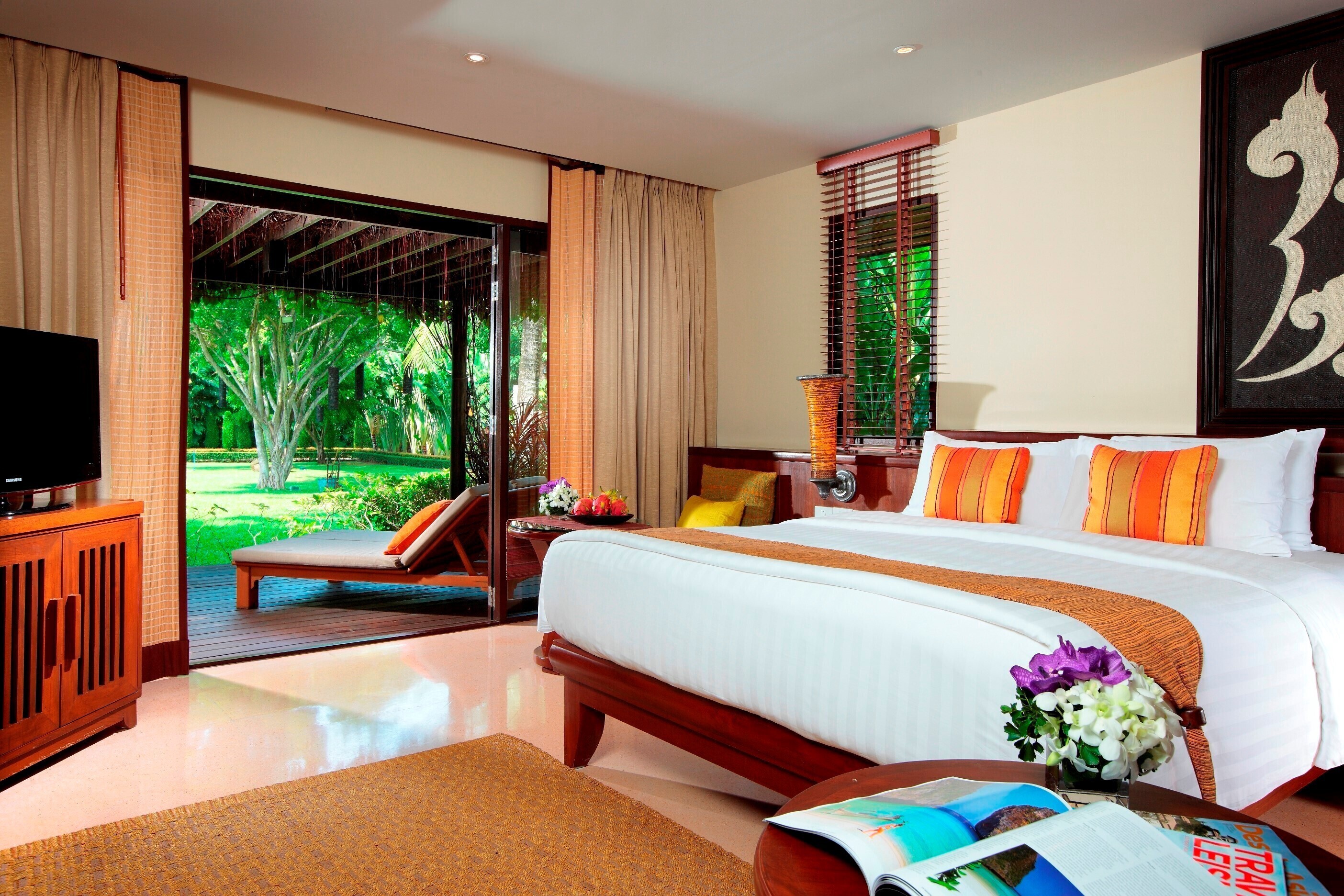 2 bedroom suite. Мовенпик Пхукет Карон. Movenpick Тайланд Пхукет. Отель Paradox Resort Phuket 5. Тайланд Карон Бич.