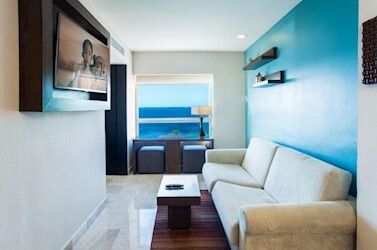 Preferred Club Ocean Front Corner Suite