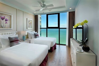 Grand 2-Bedroom Ocean View