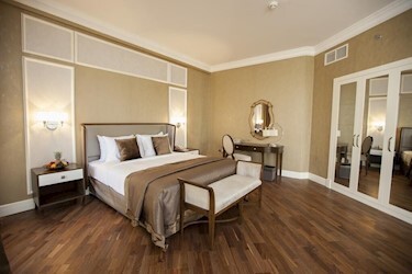Three Bedroom King Suite Sea View