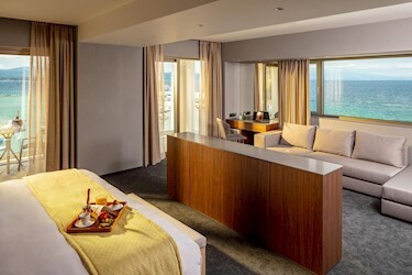 Supreme Sea View Suite