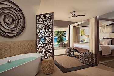 Junior Suite Swim Out with Jacuzzi