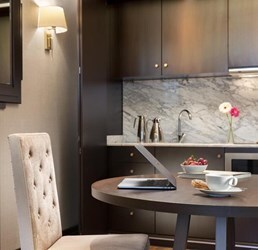 Suite with Kitchenette