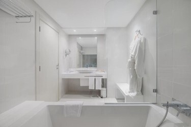  Premium Family Room