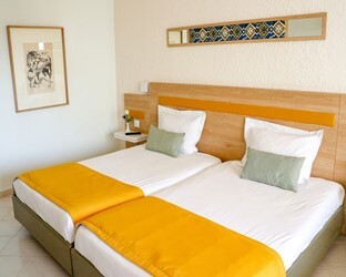 Promo Room