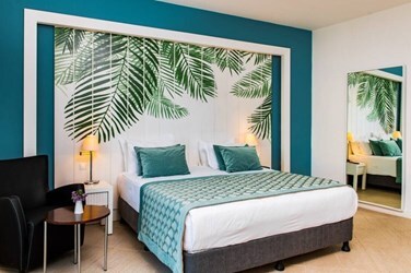 Deluxe Terrace Suite