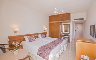 Twin Room Inland View