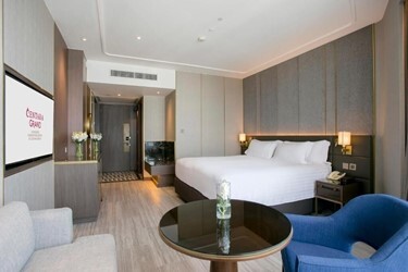 Superior Hollywood Room
