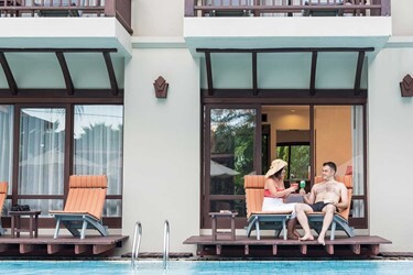 Deluxe Pool Access