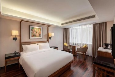 Deluxe Room King Bed