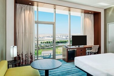 Savvy Suite 1 Bedroom Suite 1 King Balcony