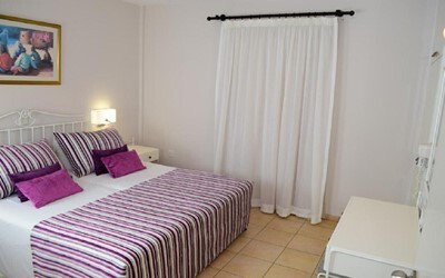 One Bedroom Apartment Inland View