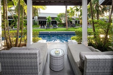 Pool Access Deluxe Room Green Wing