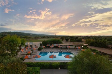 Twin / Double Room Pool View