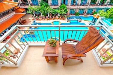 Grand Deluxe Pool View