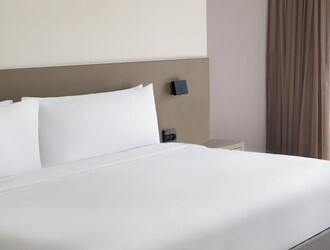 Cosy with Balcony and Marina View Room