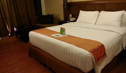 Deluxe Pool View Room