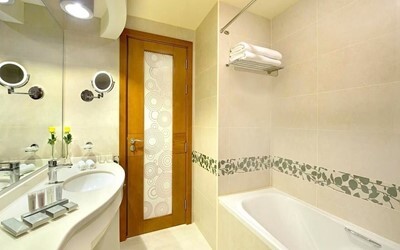 Season Suite