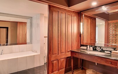 Luxury Room Spa Wing