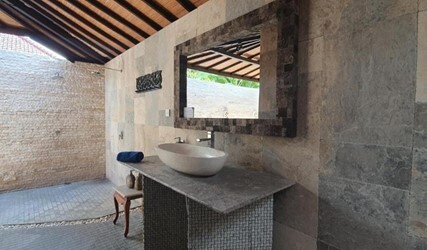 Large Double or Twin Room 