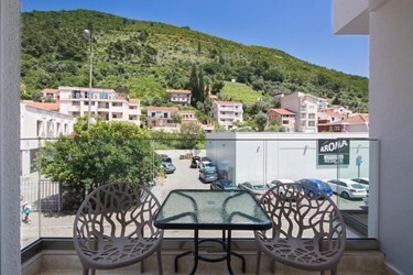 One Bedroom Apartment