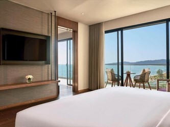 Sea View Suite Room with Balcony