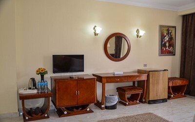 Deluxe Pool View Room