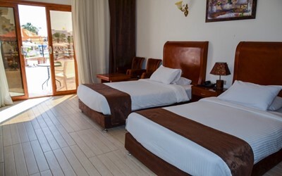 Deluxe Pool View Room