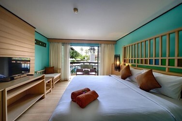 Superior Pool View Room