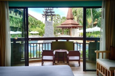 Superior Pool View Room