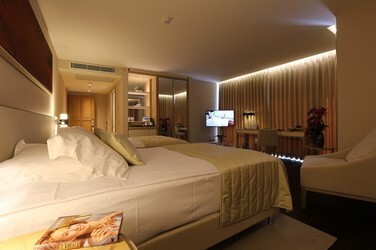 Promo Room