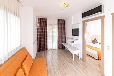 Suite Room Land View