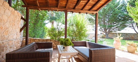 Superior maisonette with private pool