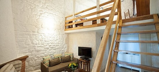 Superior maisonette with private pool