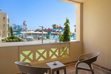 Family Pool View