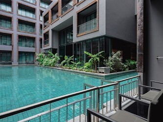 Deluxe Pool Access