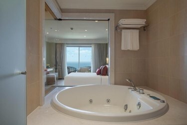 Honeymoon Room Sea View
