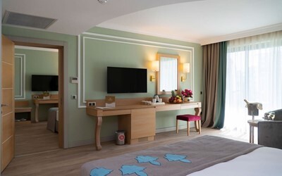 Family Room Connection