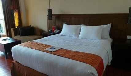 Deluxe Pool Access Room