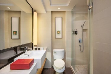 Four Seasons Urban Housing King Bed