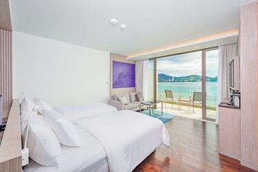 Grand Ocean Room