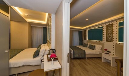 Connecting Family Room - Free Access to Spa