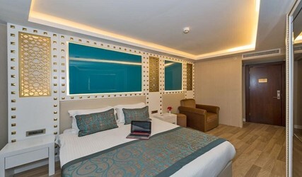Connecting Family Room - Free Access to Spa