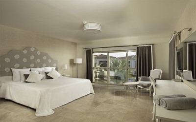 Lake Villa