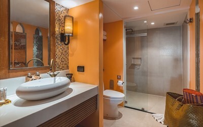 Honeymoon Room