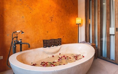 Honeymoon Room