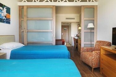 Family Junior Suite Inland View