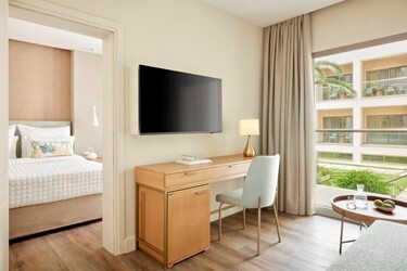 Family Room with Garden View