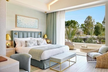 One Bedroom Suite Private Garden